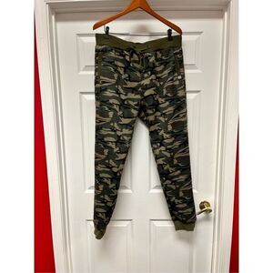 FINISH Green Camo Fleece Lined joggers sz  XL EUC